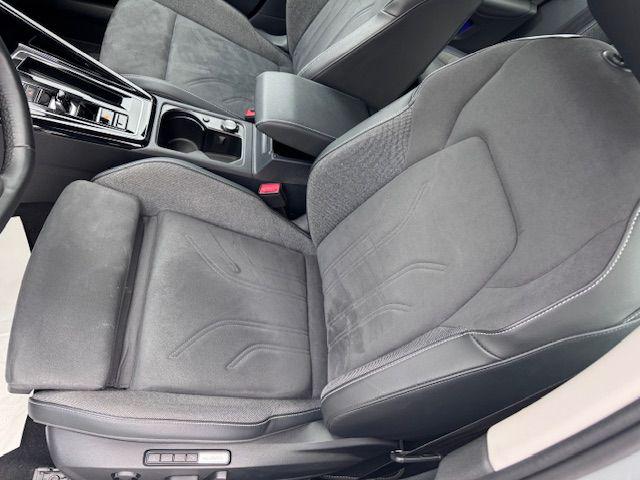 Volkswagen Golf 2.0 TDI 150 CV DSG SCR Style, del 2025, 25.974 km, in vendita a Isola Della Scala (VR)