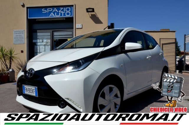 Toyota Aygo 1.0 69CV X-PLAY AUTOMATICA **PREZZO REALE** usato a ROMA