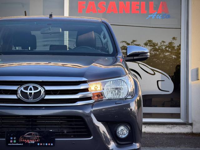 Toyota Hilux TOYOTA HILUX 2.4 D-4D DOUBLE CAB LOUNGE 4X4 - foto 4 di 4