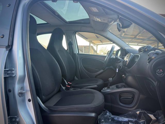 smart forFour 70 1.0 twinamic Superpassion - AZIENDALE, del 2019, 59.896 km, in vendita a Roma (RM)