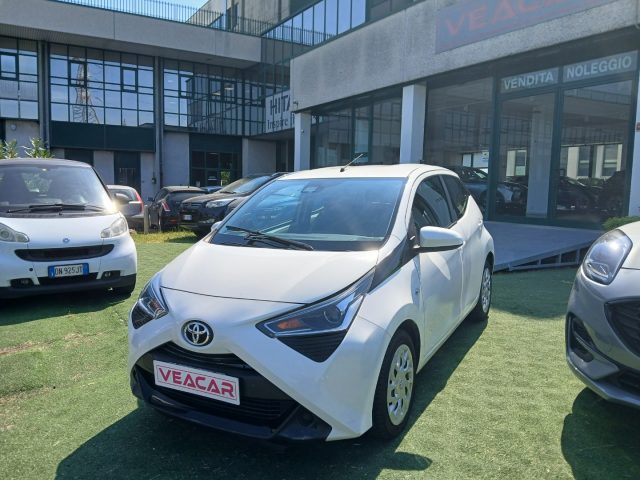 Toyota Aygo 1.0 VVT-i 72CV 5 porte x-business OK NEOP - foto 2 di 4