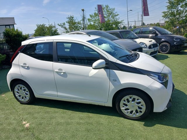 Toyota Aygo 1.0 VVT-i 72CV 5 porte x-business OK NEOP - foto 3 di 4