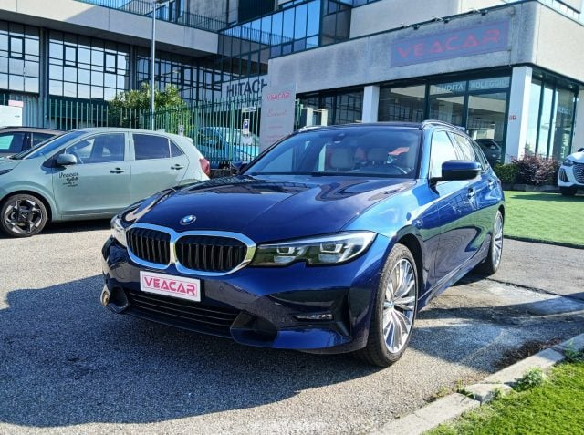 BMW 330 d xDrive Touring AUTOM.Luxury KM89.000 UNICO PROPR, del 2019, 89.000 km, in vendita a Bollate (MI)