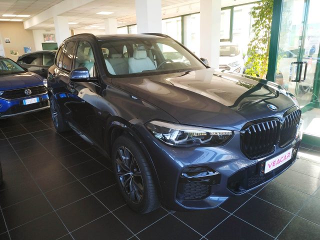 BMW X5 xDrive30d 48V MSPORT - foto 2 di 4