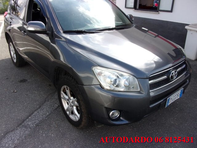Toyota RAV 4 MY23 RAV4 2.2 D-4D 150 CV DPF Luxury - foto 3 di 4