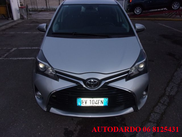 Toyota Yaris 1.5 Hybrid 5 porte Lounge - foto 2 di 4
