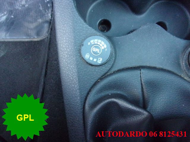 Dacia Logan MCV 0.9 TCe 12V 90CVLaur�ate GPL - foto 2 di 4