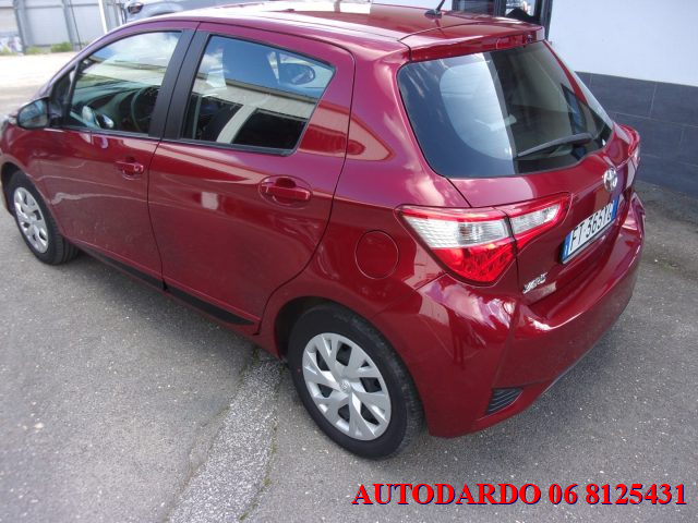 Toyota Yaris 1.5 5 porte LOUNGE - foto 4 di 4