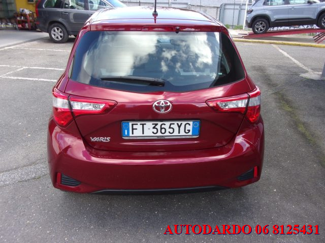 Toyota Yaris 1.5 5 porte LOUNGE - foto 3 di 4
