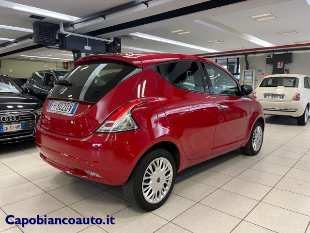 Lancia Ypsilon 1.2 69 CV 5 porte Silver - foto 4 di 12