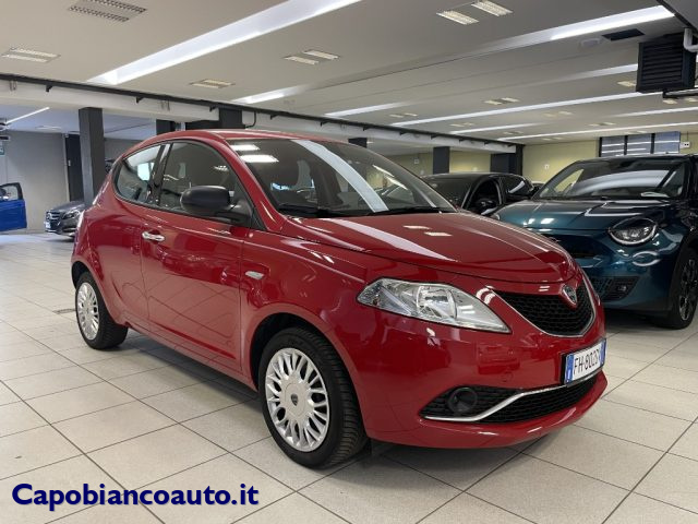Lancia Ypsilon 1.2 69 CV 5 porte Silver - foto 3 di 12