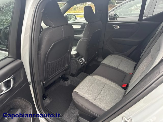 Volvo XC40 B3 automatico Plus Dark KM0 km 0 a ARSAGO SEPRIO
