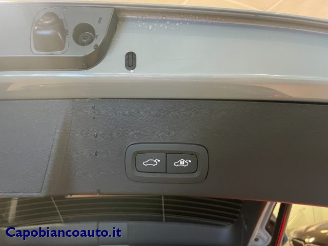Volvo XC40 B3 automatico Plus Dark KM0, del 2025, 1 km, in vendita a Arsago Seprio (VA)