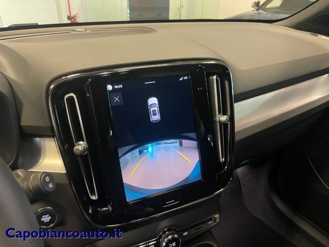 Volvo XC40 B3 automatico Plus Dark KM0, del 2025, 1 km, in vendita a Arsago Seprio (VA)