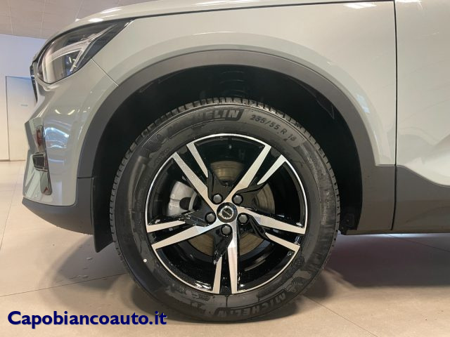 Volvo XC40 B3 automatico Plus Dark KM0 km 0 a ARSAGO SEPRIO