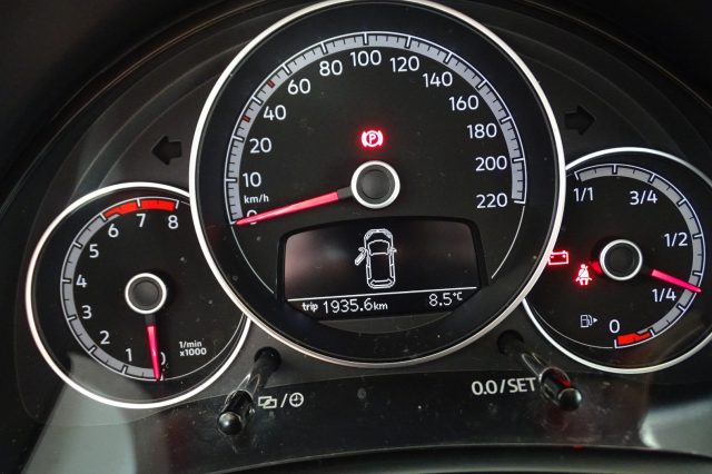 Volkswagen up! 1.0 5p. move up! BlueMotion Technology usato a CALOLZIOCORTE