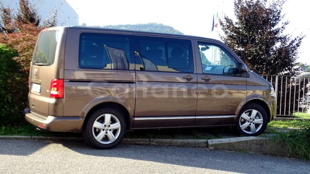 Volkswagen Multivan 2.0 BiTDI 180CV DSG Highline PACCHETTO NOTTE usato a CALOLZIOCORTE