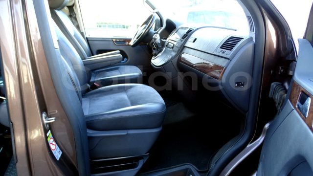 Volkswagen Multivan 2.0 BiTDI 180CV DSG Highline PACCHETTO NOTTE - foto 2 di 12