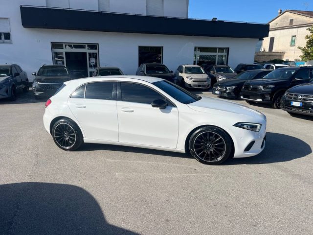 Mercedes-Benz A 180 d Automatic Premium - foto 2 di 4