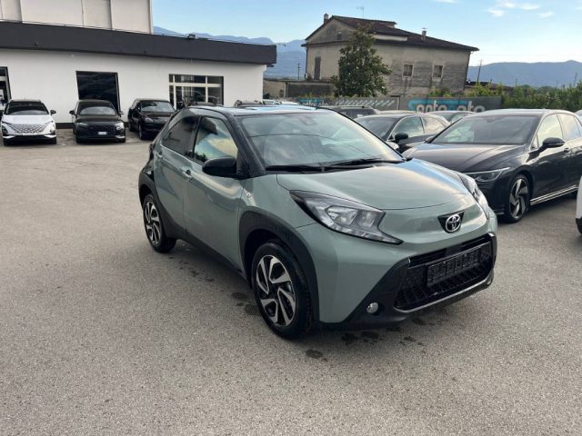 Toyota Aygo X 1.0 VVT-i 72 CV 5 porte Lounge Air - foto 2 di 4