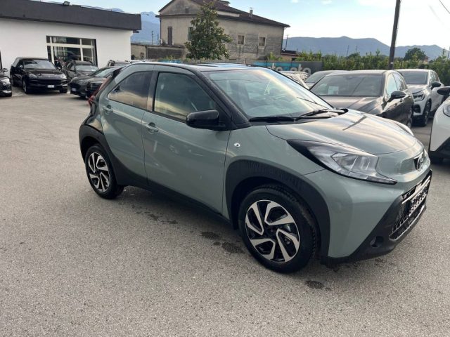 Toyota Aygo X 1.0 VVT-i 72 CV 5 porte Lounge Air - foto 3 di 4