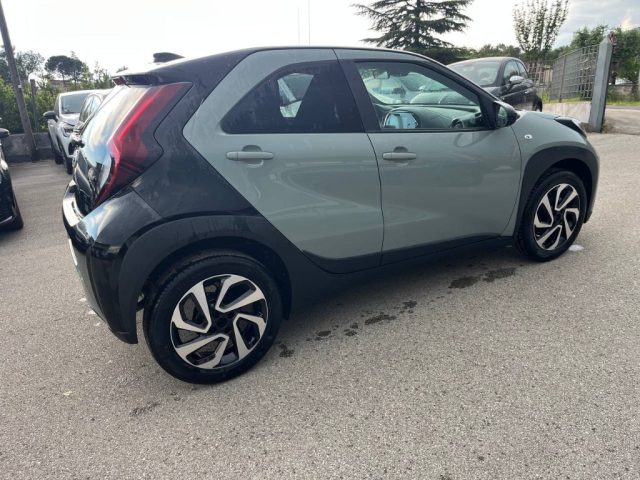 Toyota Aygo X 1.0 VVT-i 72 CV 5 porte Lounge Air - foto 4 di 4