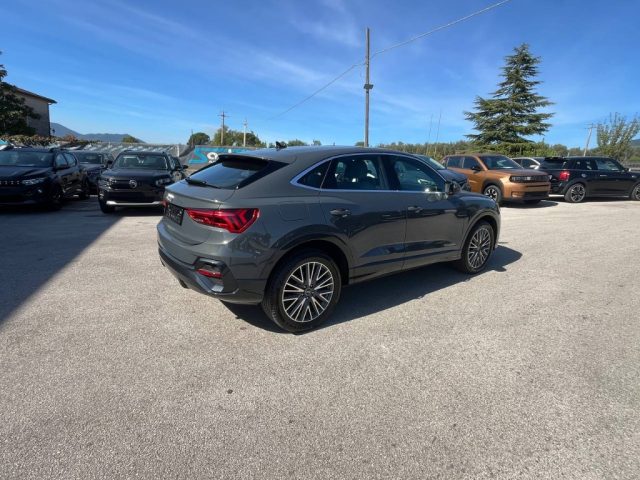 Audi Q3 SPB 35 TDI quattro S tronic - foto 4 di 4