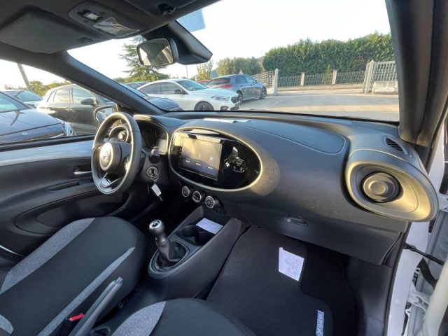 Toyota Aygo X 1.0 VVT-i 72 CV 5 porte Active km 0 a ALIFE