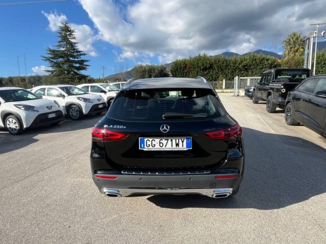 Mercedes-Benz GLA 250 Mercedes-Benz GLA-Klasse GLA 250e Progressive - foto 4 di 4