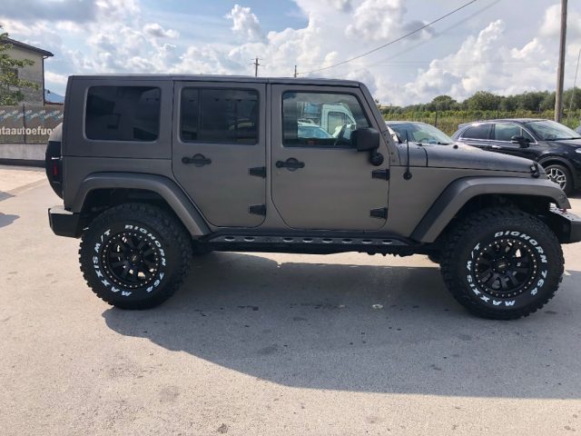 Jeep Wrangler Unlimited 2.8 CRD DPF Sahara usato a ALIFE