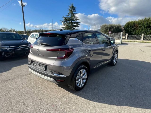 Renault Captur Blue dCi 115 CV EDC Intens - foto 4 di 4
