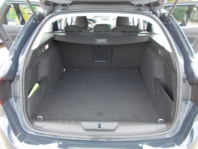 Peugeot 308 BlueHDi 102 S&S SW Business Navi, del 2019, 61.300 km, in vendita a San Vendemiano (TV)