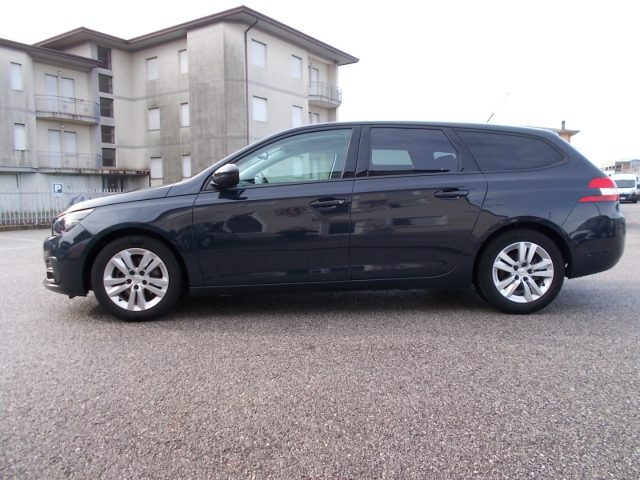 Peugeot 308 BlueHDi 102 S&S SW Business Navi, del 2019, 61.300 km, in vendita a San Vendemiano (TV)