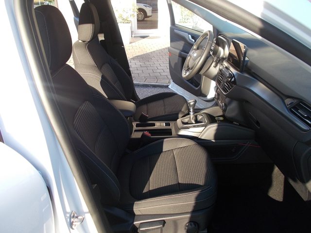 Ford Kuga EcoBlue Diesel-Hybrid 150 CV 2WD Titanium gancio, del 2022, 82.000 km, in vendita a San Vendemiano (TV)