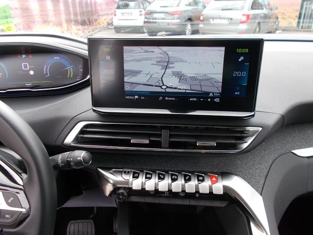 Peugeot 3008 Hybrid4 300 e-EAT8 4x4 Allure Pack, del 2022, 29.700 km, in vendita a San Vendemiano (TV)
