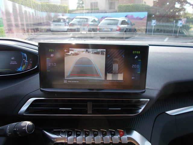Peugeot 3008 Hybrid 225 e-EAT8 Allure, del 2022, 54.000 km, in vendita a San Vendemiano (TV)