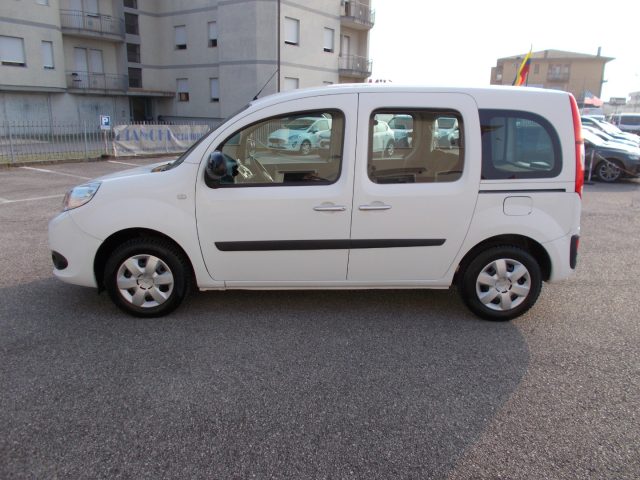 Renault Kangoo Blue dCi 8V 95CV 5 porte Life, del 2020, 63.000 km, in vendita a San Vendemiano (TV)