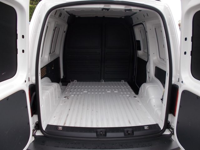 Volkswagen Caddy 2.0 TDI 102 CV Furgone Business navi, del 2019, 99.000 km, in vendita a San Vendemiano (TV)