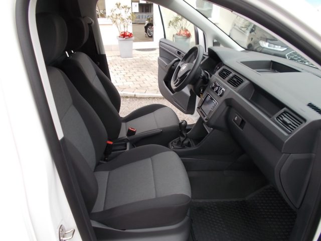 Volkswagen Caddy 2.0 TDI 102 CV Furgone Business navi, del 2019, 99.000 km, in vendita a San Vendemiano (TV)