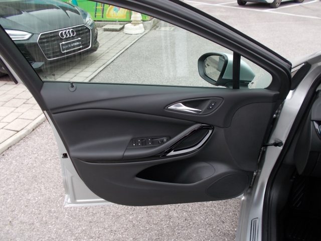 Opel Astra 1.6 CDTi 110CV S&S Sports Tourer Innovation usato a SAN VENDEMIANO