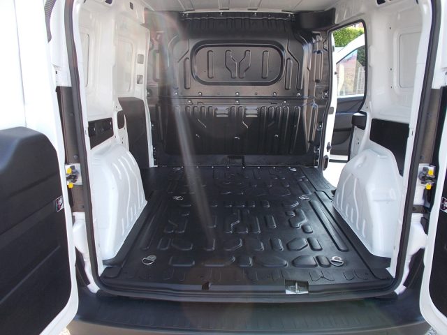Fiat Doblo 1.6 MJT 105CV S&S PC-TN Cargo Lounge usato a SAN VENDEMIANO