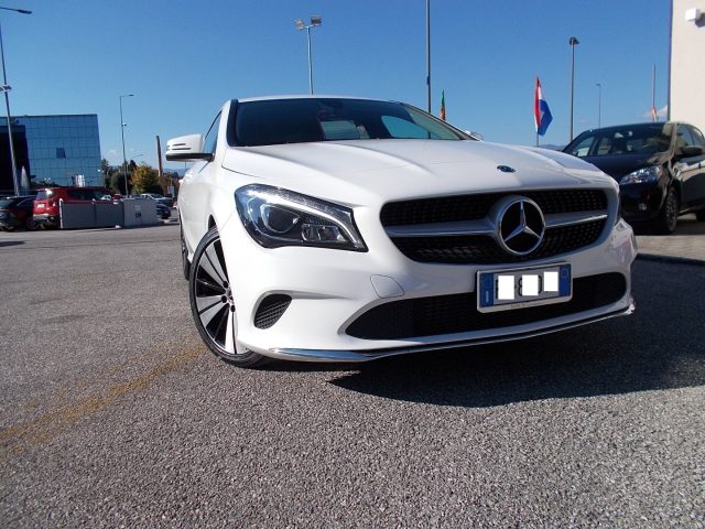 Mercedes-Benz CLA 200 d S.W. Automatic Sport prezzo reale - foto 3 di 4
