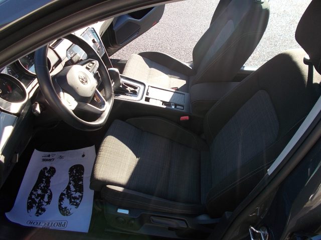 Volkswagen Passat Variant 1.6 TDI SCR DSG Business BMT usato a SAN VENDEMIANO