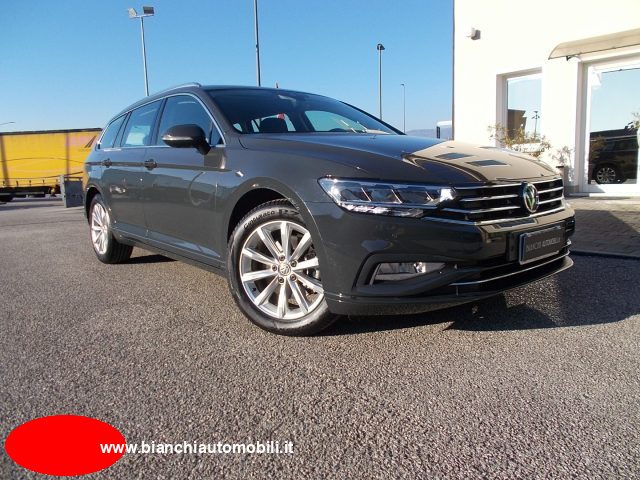 Volkswagen Passat Variant 1.6 TDI SCR DSG Business BMT usato a SAN VENDEMIANO