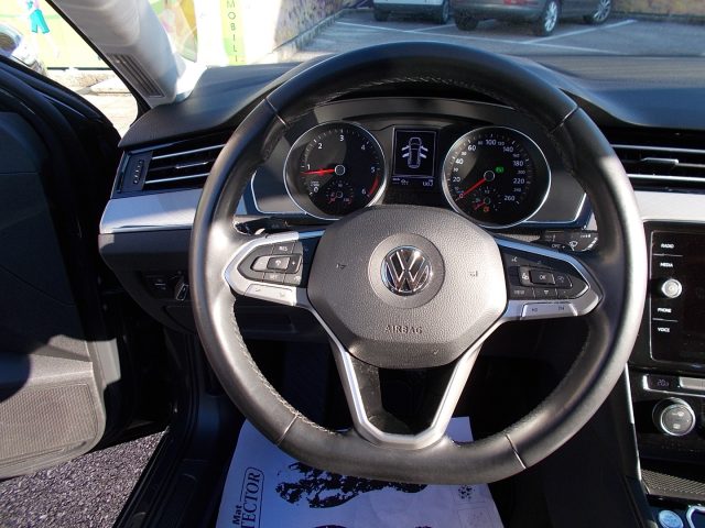 Volkswagen Passat Variant 1.6 TDI SCR DSG Business BMT usato a SAN VENDEMIANO