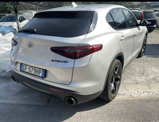 Alfa Romeo Stelvio 2.2 190 CV AT8 Q4 Sprint - foto 2 di 3
