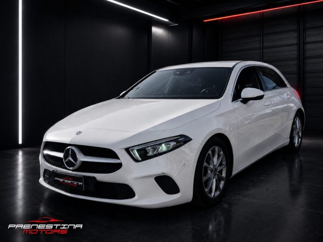 Mercedes-Benz A 180 d Automatic Sport - foto 2 di 4