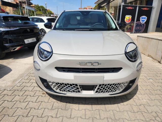 Fiat 600 Hybrid 100 CV DCT MHEV La Prima - foto 2 di 4