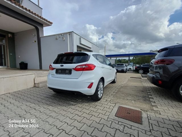 Ford Fiesta 1.0 EcoBoost 100CV 5 porte Powershift Titanium - foto 4 di 4