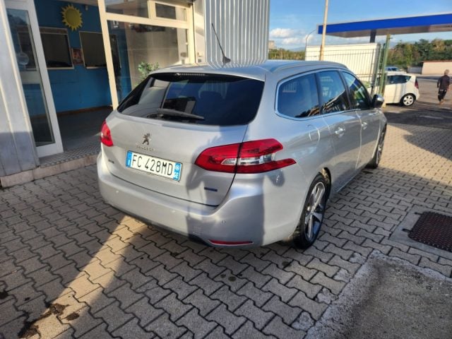 Peugeot 308 BlueHDi 120 S&S EAT6 SW Allure - foto 4 di 4